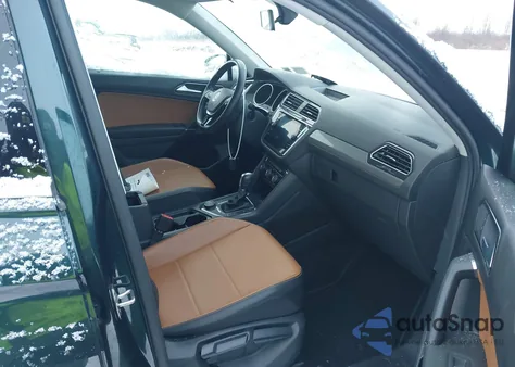 2018 Volkswagen Tiguan 2.0T Se/2.0T Sel z USA, uszkodzony, nr VIN 3VV2B7AX7JM192203